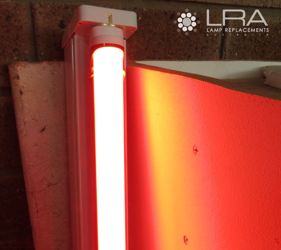 LEE FILTER ROLL 760CM Colour 182 Light Red AKA SWANS Red-4